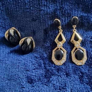 2 pairs of Black and gold plated pierced earrings with crystals